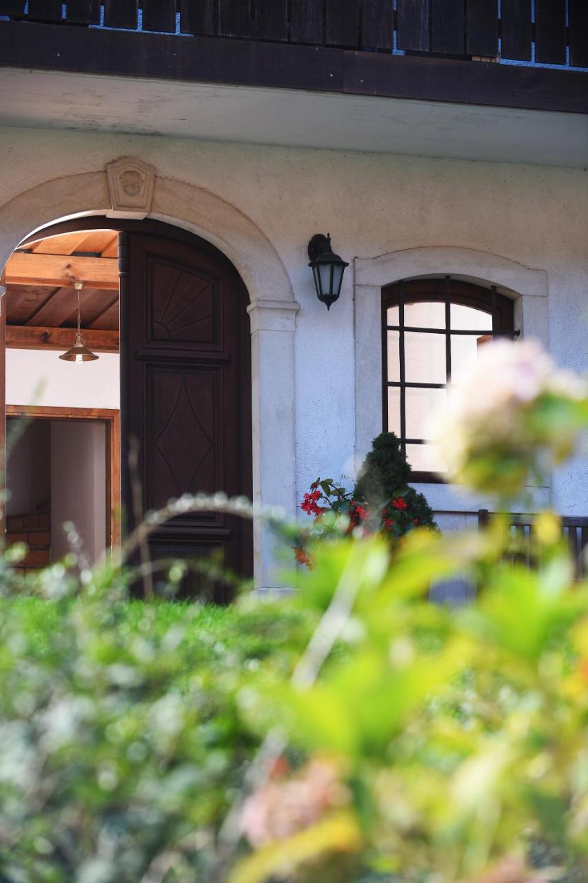 Domacija Seruga Countryside Hotel نوفو ميستو المظهر الخارجي الصورة