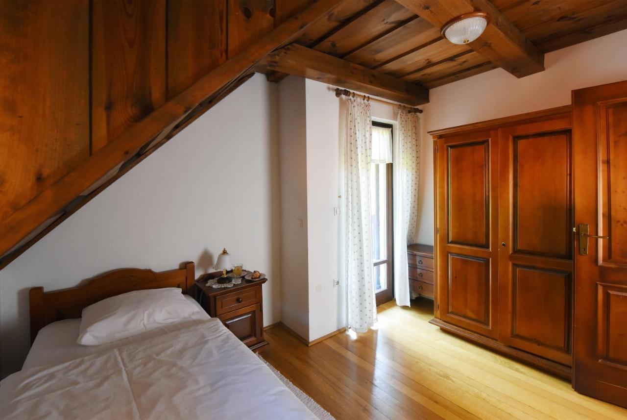 Domacija Seruga Countryside Hotel نوفو ميستو المظهر الخارجي الصورة